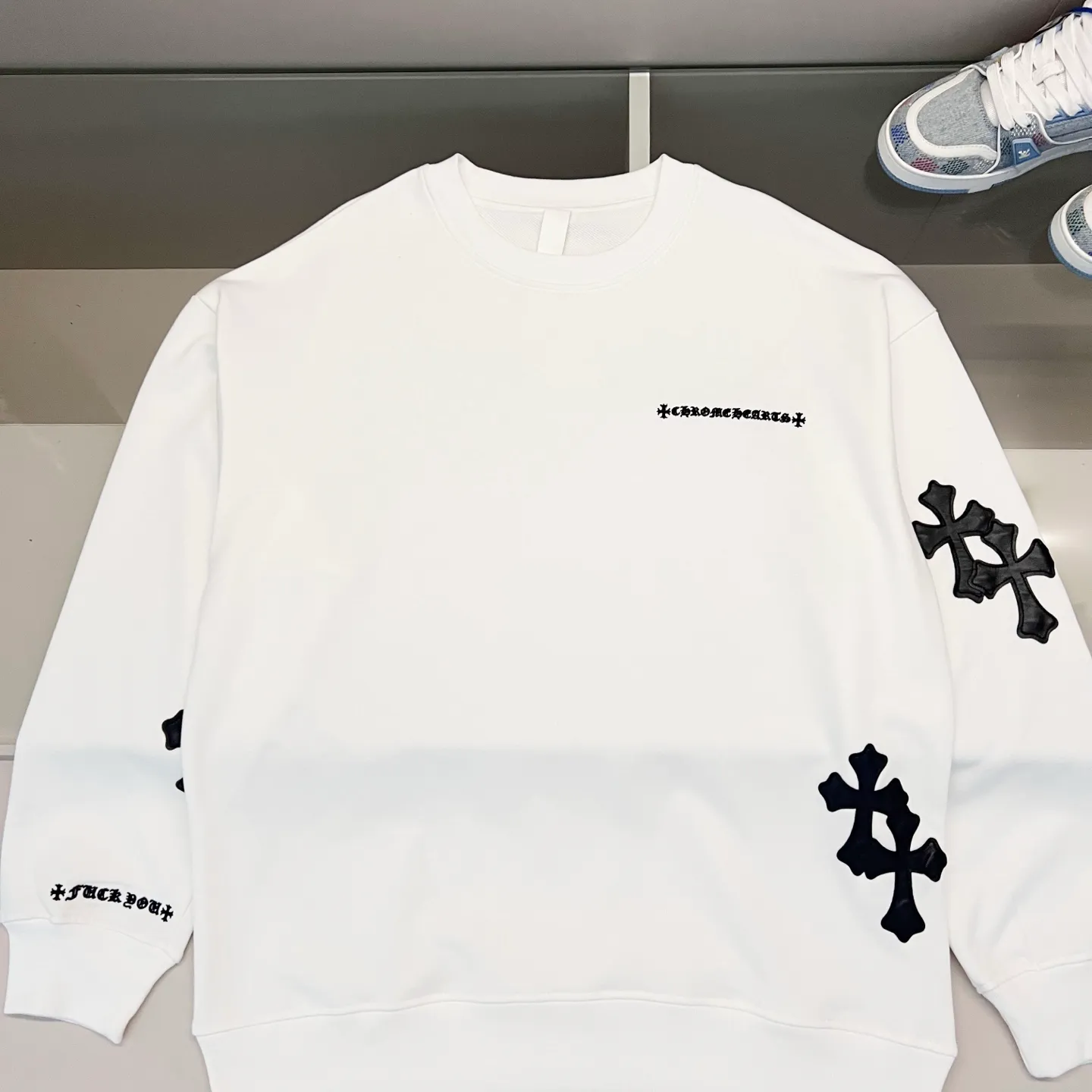 P220 chrome hearts/Chrome Hearts 420g pure cotton round neck sweatshirt Sanskrit embroidery🪡letter LOGO logo leather label✝️cross craftsmanship official synchronization 1:1 original mold opening fashion personality versatile trend pure original quality original washed fabric hang tag collar label washed wheat three complete standards Color: black. White. Size: XS-L